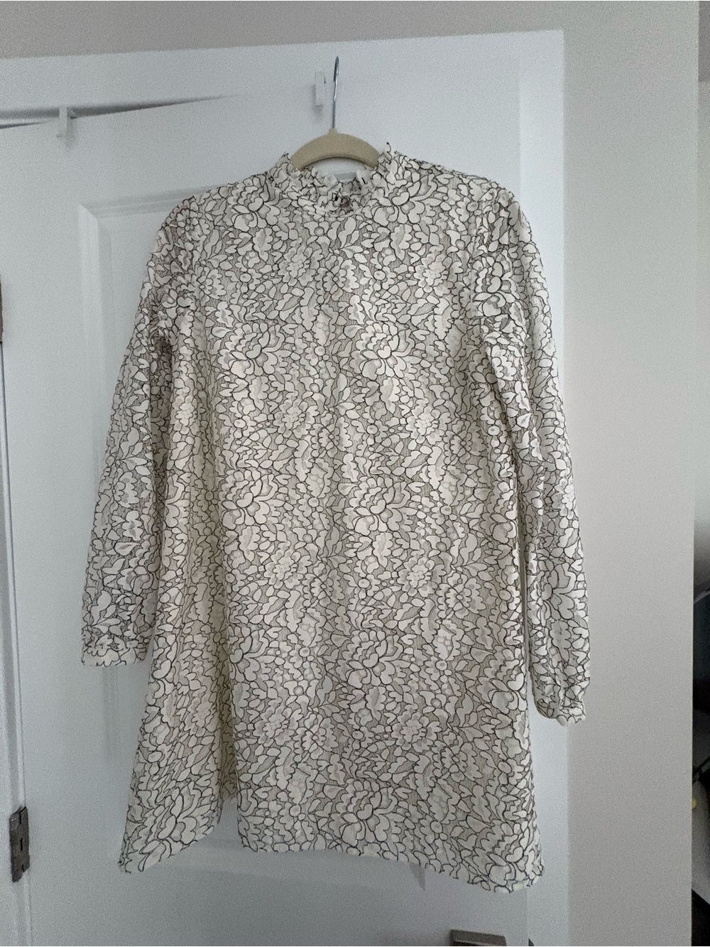 Sezane Cream Floral Lace Long-Sleeve Shift Dress
